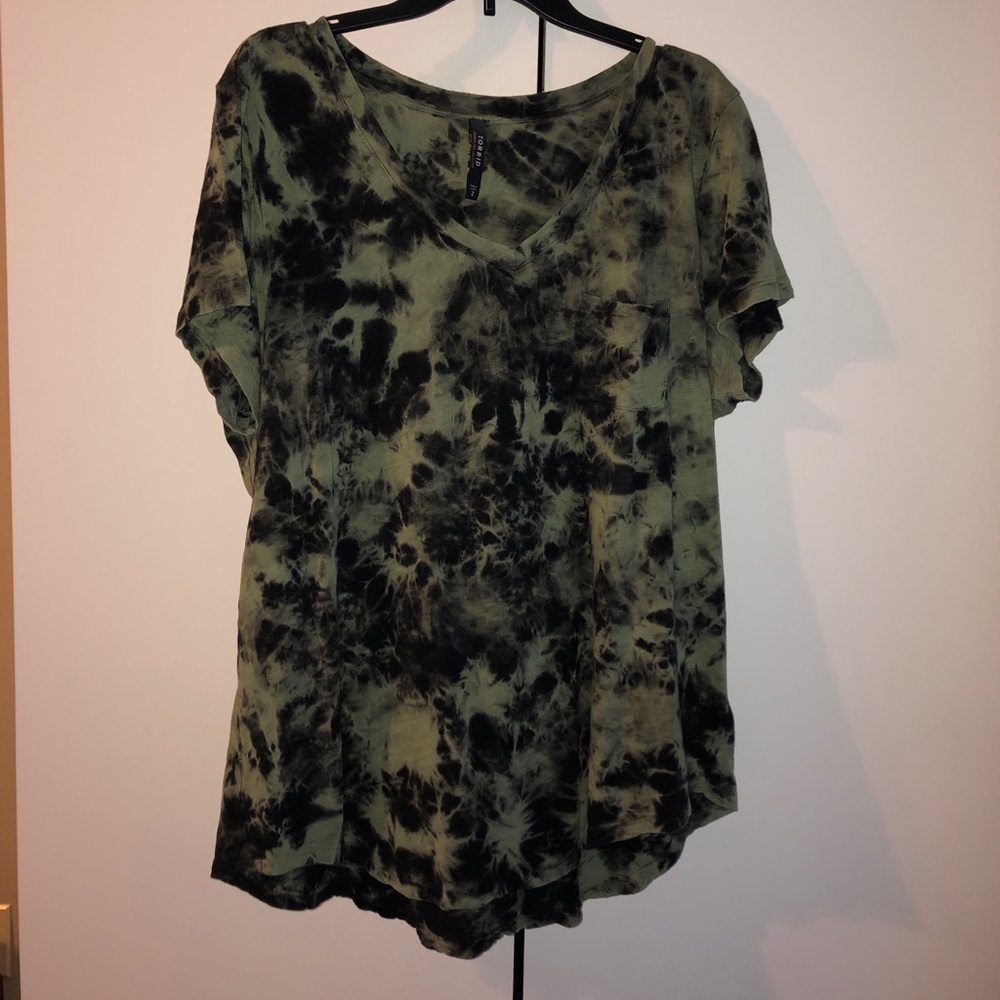 Torrid t shirt green camo/ tie dye